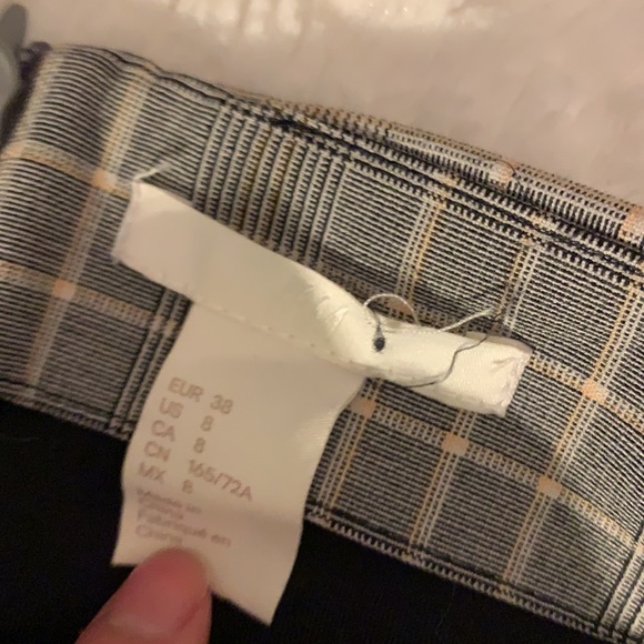 H&M plaid ruffle mini skirt - Picture 3 of 4